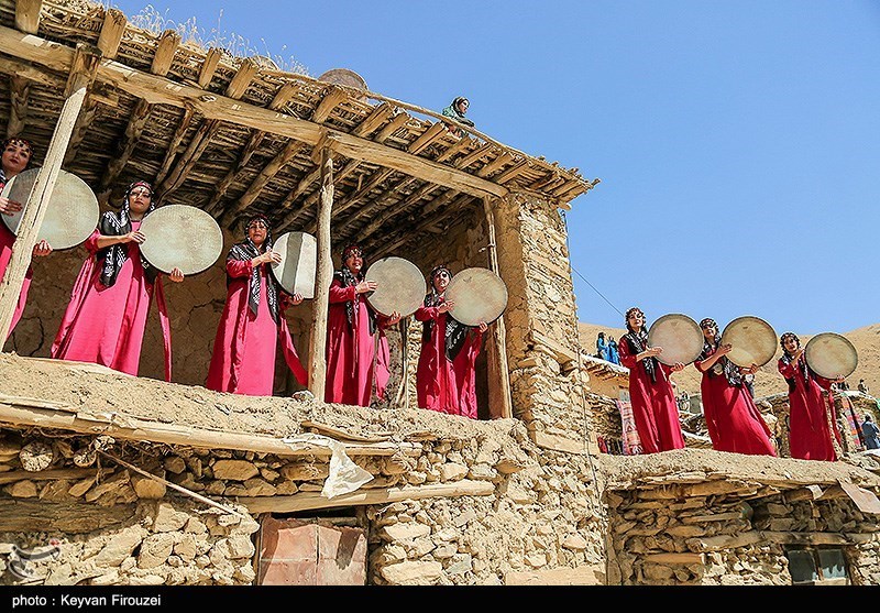 اجتماع بزرگ دف نوازان در کردستان