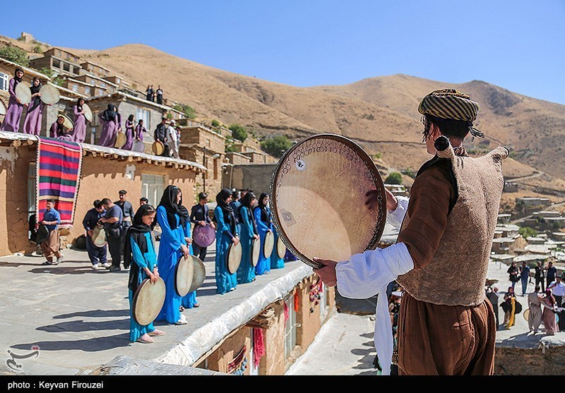 اجتماع بزرگ دف نوازان در کردستان