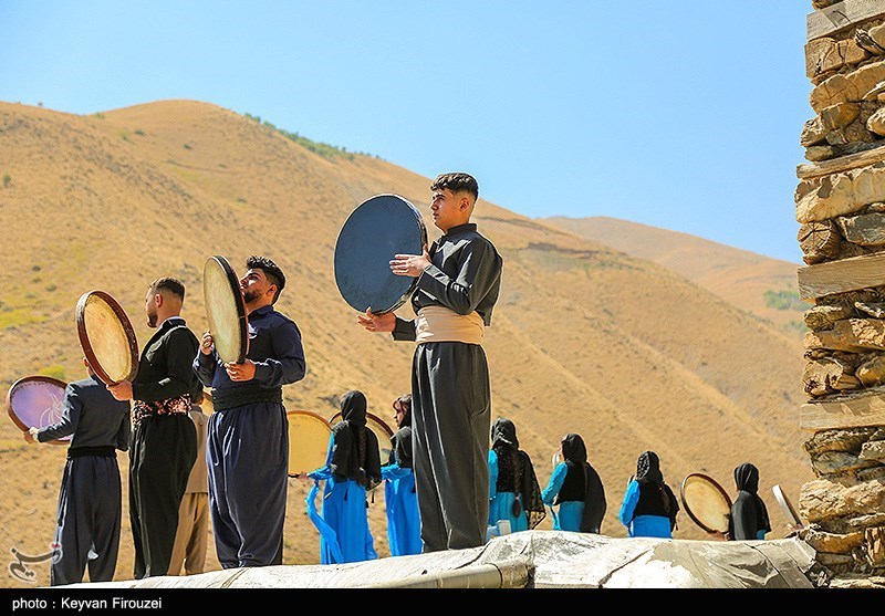 اجتماع بزرگ دف نوازان در کردستان