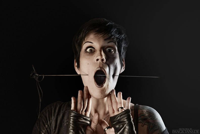 زن شعبده باز رکورددار بیشترین ایمپلنت تکنولوژیکی در بدن + ویدئو