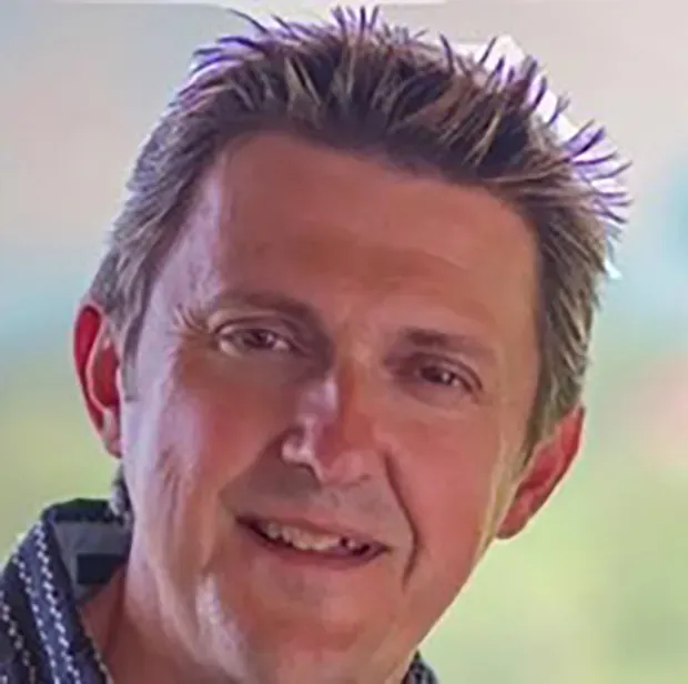 مبارزه مسن ترین بوکسور ولترویت جهان و ناک شدن او توسط حریف 36 سالهاش + ویدیو 3 مبارزه مسن ترین بوکسور ولترویت جهان و ناک شدن او توسط حریف 36 سالهاش