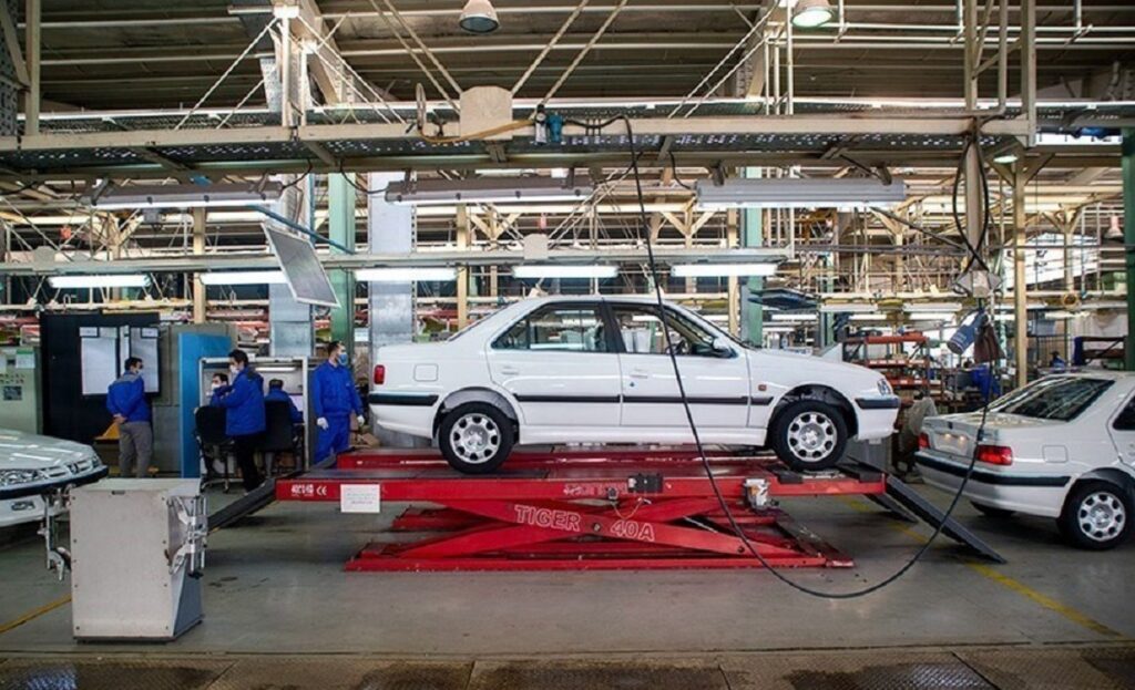 زیان خودروسازان به 34 هزار میلیارد تومان رسید، فروش ماشین افت یافت 2 خط تولید پژو پارس