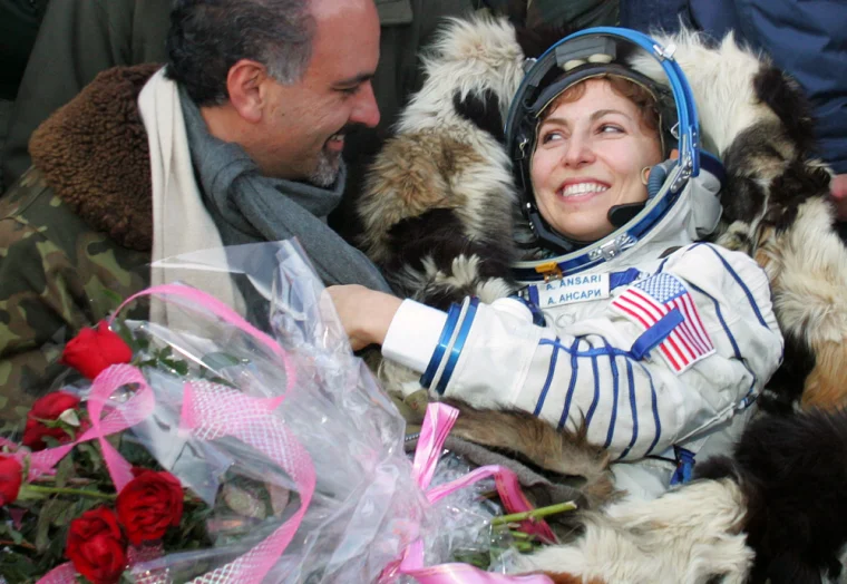 بیوگرافی انوشه انصاری | اولین زن فضانورد ایرانی + افتخارات 6 انوشه انصاری