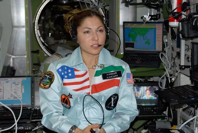 بیوگرافی انوشه انصاری | اولین زن فضانورد ایرانی + افتخارات 2 1704215387 899 بیوگرافی انوشه انصاری اولین زن فضانورد ایرانی افتخارات.webp