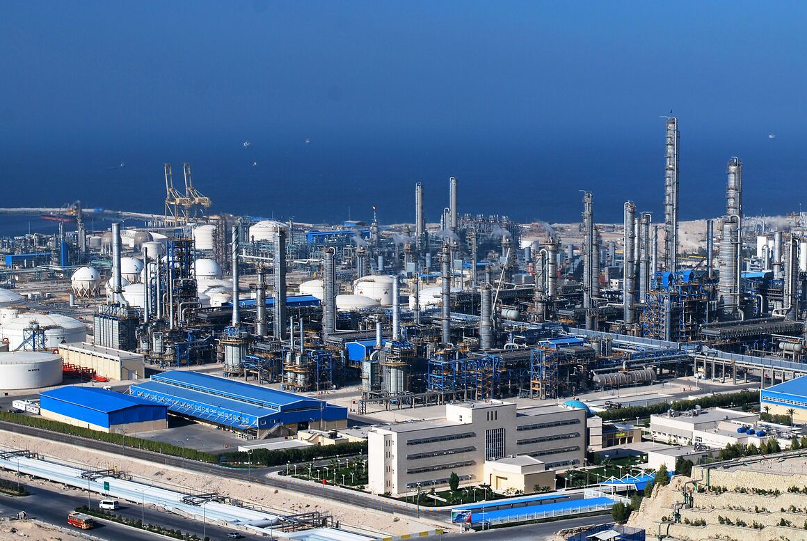 افزایش ۸.۵ میلیون تنی ظرفیت پتروشیمی و تکمیل زنجیره ارزش در دولت سیزدهم افزایش ۸.۵ میلیون تنی ظرفیت پتروشیمی و تکمیل زنجیره ارزش در دولت سیزدهم