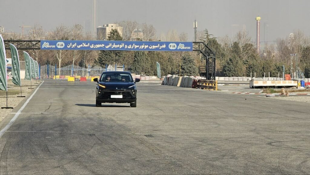 توانایی رانندگی با لاماری ایما هیبرید با قیمت ۲ میلیارد 3 پیست آزادی