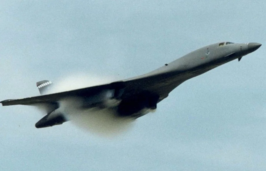 بمب افکن بی-1 لنسر آمریکا چه قابلیت هایی دارد؟ 2 بمب افکن بی-1 لنسر