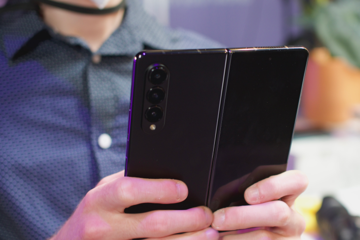 بهترین گوشی گیمینگ | زمستان ۱۴۰۲ 18 گوشی گیمینگ سامسونگ مدل Galaxy Z Fold 4