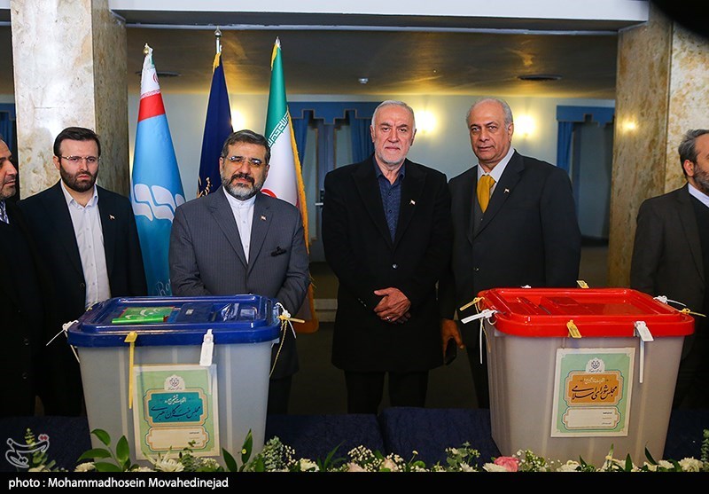 وجود هنرمندان پای صندوق رای به روایت عکس 11 تالار وحدت , تخلفات انتخاباتی ,