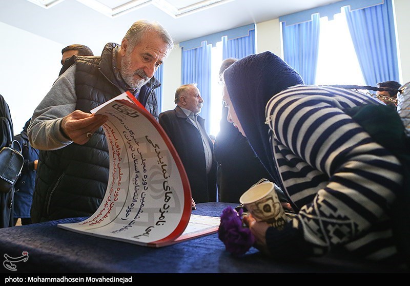 وجود هنرمندان پای صندوق رای به روایت عکس 19 تالار وحدت , تخلفات انتخاباتی ,