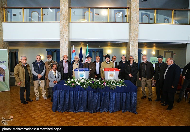 وجود هنرمندان پای صندوق رای به روایت عکس 1 تالار وحدت , تخلفات انتخاباتی ,