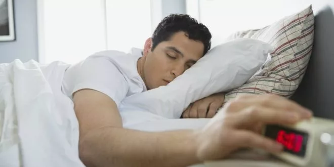 محققان می‌گویند دو شب کم‌خوابی علتاحساس پیری در افراد می‌شود غروب.webp