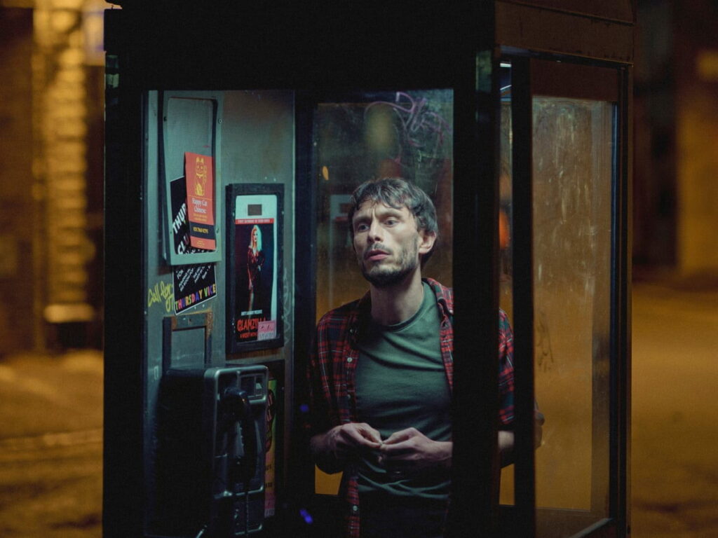 چرا باید به سریال Baby Reindeer (بچه گوزن) دقت کرد؟_غروب شهر 6 چرا باید به سریال Baby Reindeer (بچه گوزن) توجه کرد؟