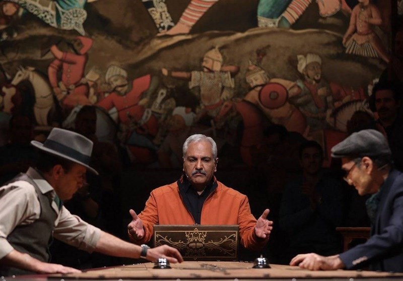 عکس های متفاوت مهران مدیری در حال گل یا پوچ!_غروب شهر 1 مهران مدیری , صدا و سیما , نمایشخانگی , تلویزیون ,