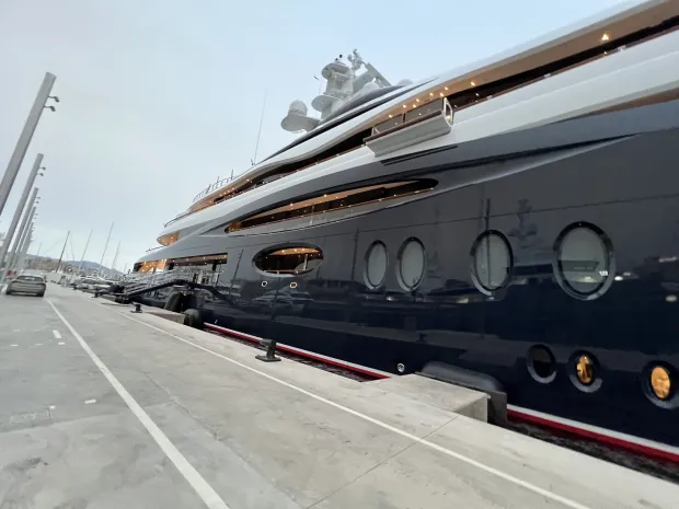 تازه ترین تصاویر از کشتی تفریحی 300 میلیون دلاری مارک زاکربرگ + ویدیو_غروب شهر 2 1718859421 96 تازه ترین تصاویر از کشتی تفریحی 300 میلیون دلاری مارک.webp