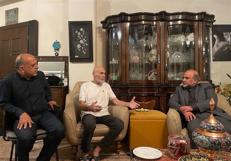 تازه ترین عکس از جمشید هاشم پور_غروب شهر 1 جمشید هاشم پور , صندوق هنر , غدیر خم | عید غدیر خم ,