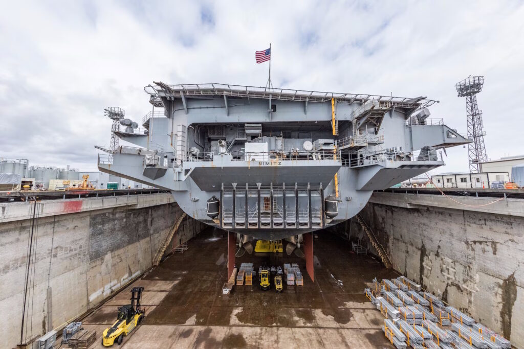 یک ناو هواپیمابر چه مقدار می تواند در دریا بماند؟_غروب شهر 4 1720067564 432 یک ناو هواپیمابر چه مقدار می تواند در دریا بماند؟ غروب