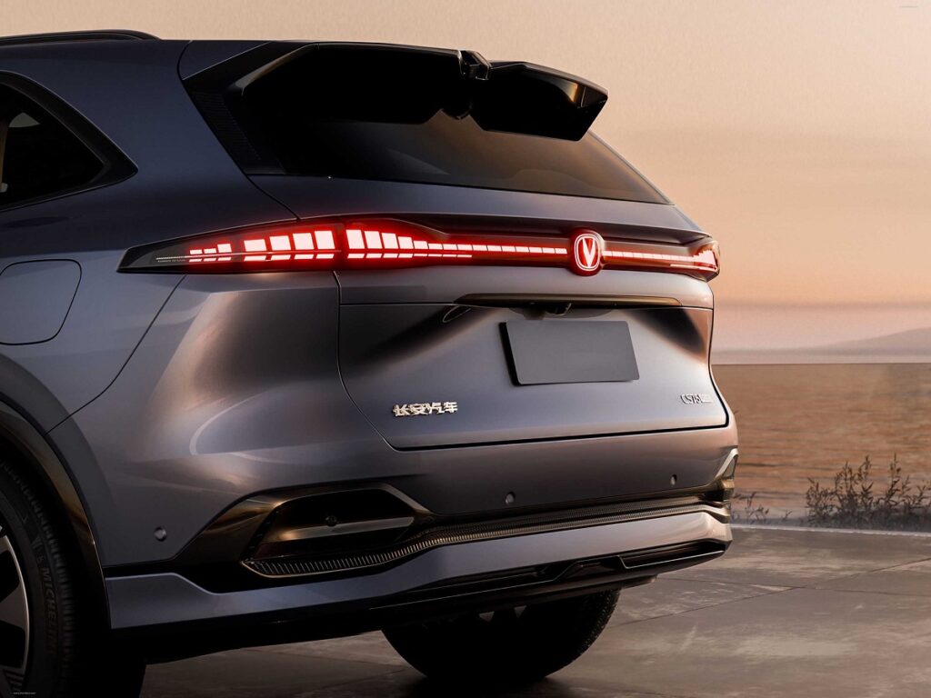 چانگان CS75 پلاس تازه در چین مشاهده شد_غروب شهر 2 نمای عقب