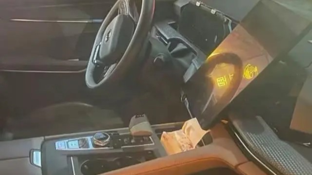 چانگان CS75 پلاس تازه در چین مشاهده شد_غروب شهر 1 کابین خودرو