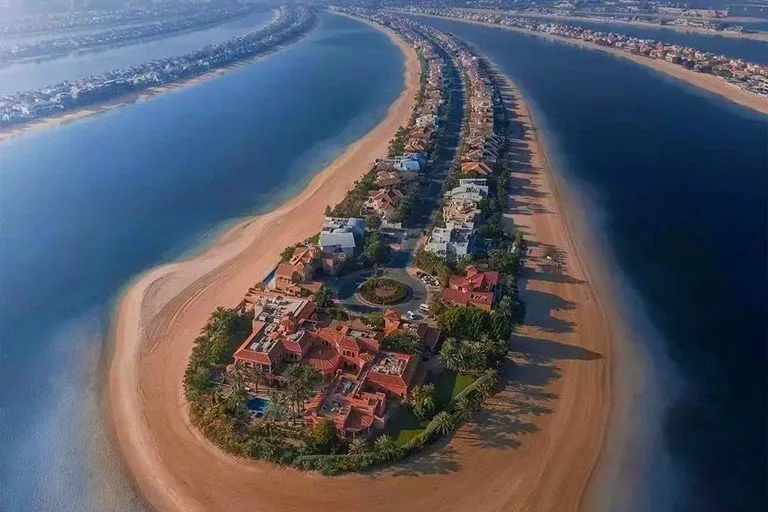 8 جاذبه گردشگری امارات که حتما باید ببینید_غروب شهر 1 1724504847 710 8 جاذبه گردشگری امارات که حتما باید ببینید غروب شهر.webp