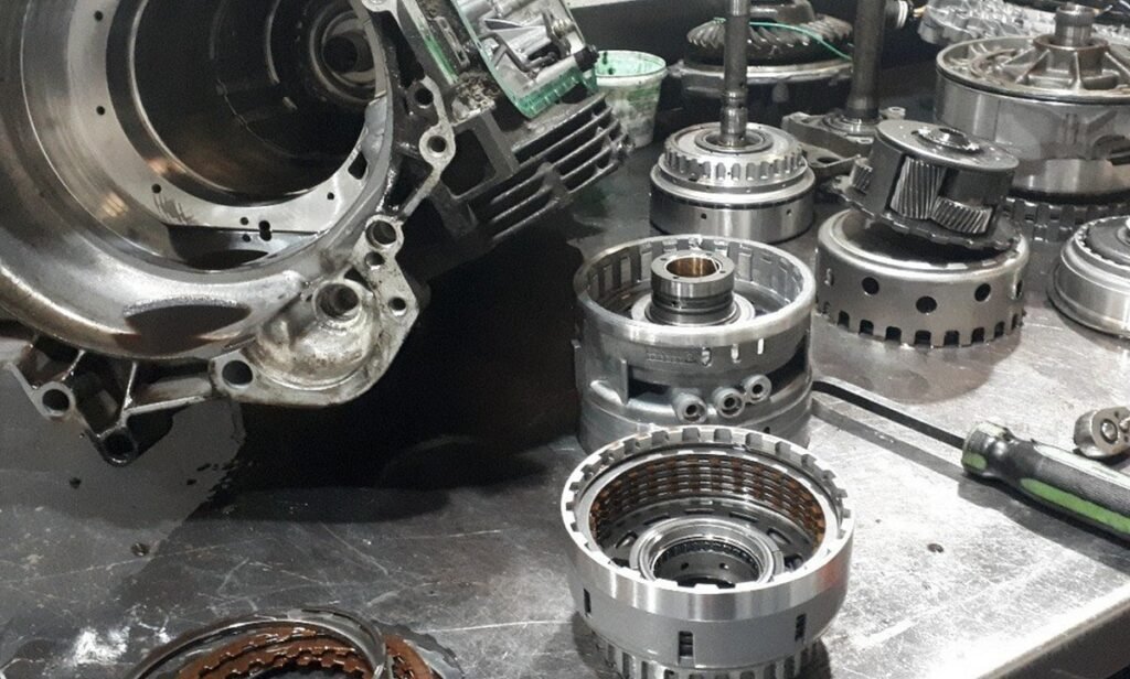 دنده مرده چیست؟ زیان های رانندگی با دنده مرده برای گیربکس_غروب شهر 1 گیربکس اتوماتیک