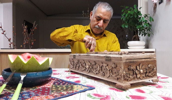 روایتگر کتاب « چهل ستون» در قزوین تجلیل شد روایتگر کتاب « چهل ستون» در قزوین تجلیل شد