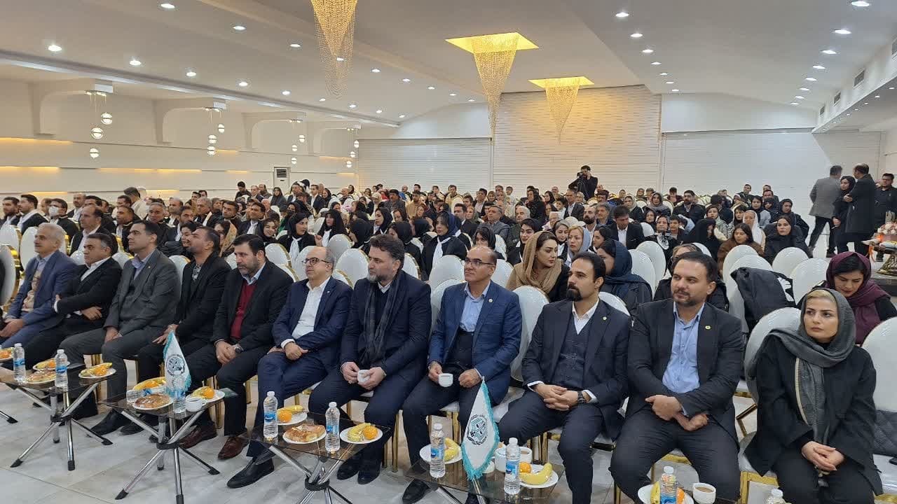 وکلا بایستی دانش خود را به روز کرده و با نگاه تخصصی فعالیت کنند وکلا بایستی دانش خود را به روز کرده و با نگاه تخصصی فعالیت کنند