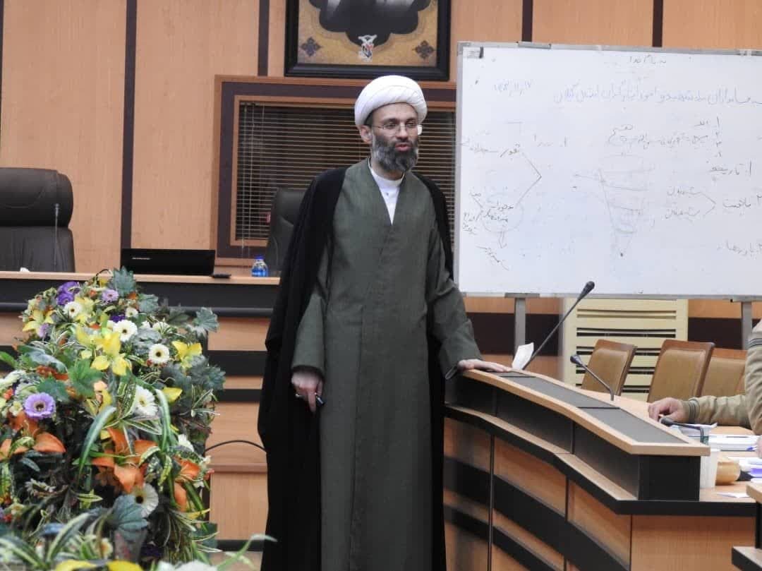 برگزاری نشست علمی نقد و بررسی فرقه‌های انحرافی و جریان‌های نوظهور در گیلان