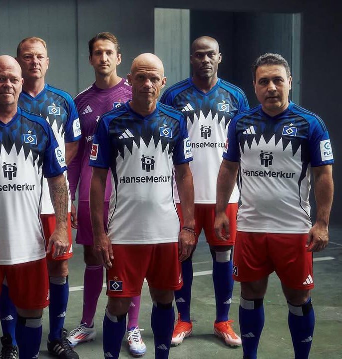 حضور اسطوره پرسپولیسی‌ها در رونمایی از کیت فصل آینده تیم آلمانی 