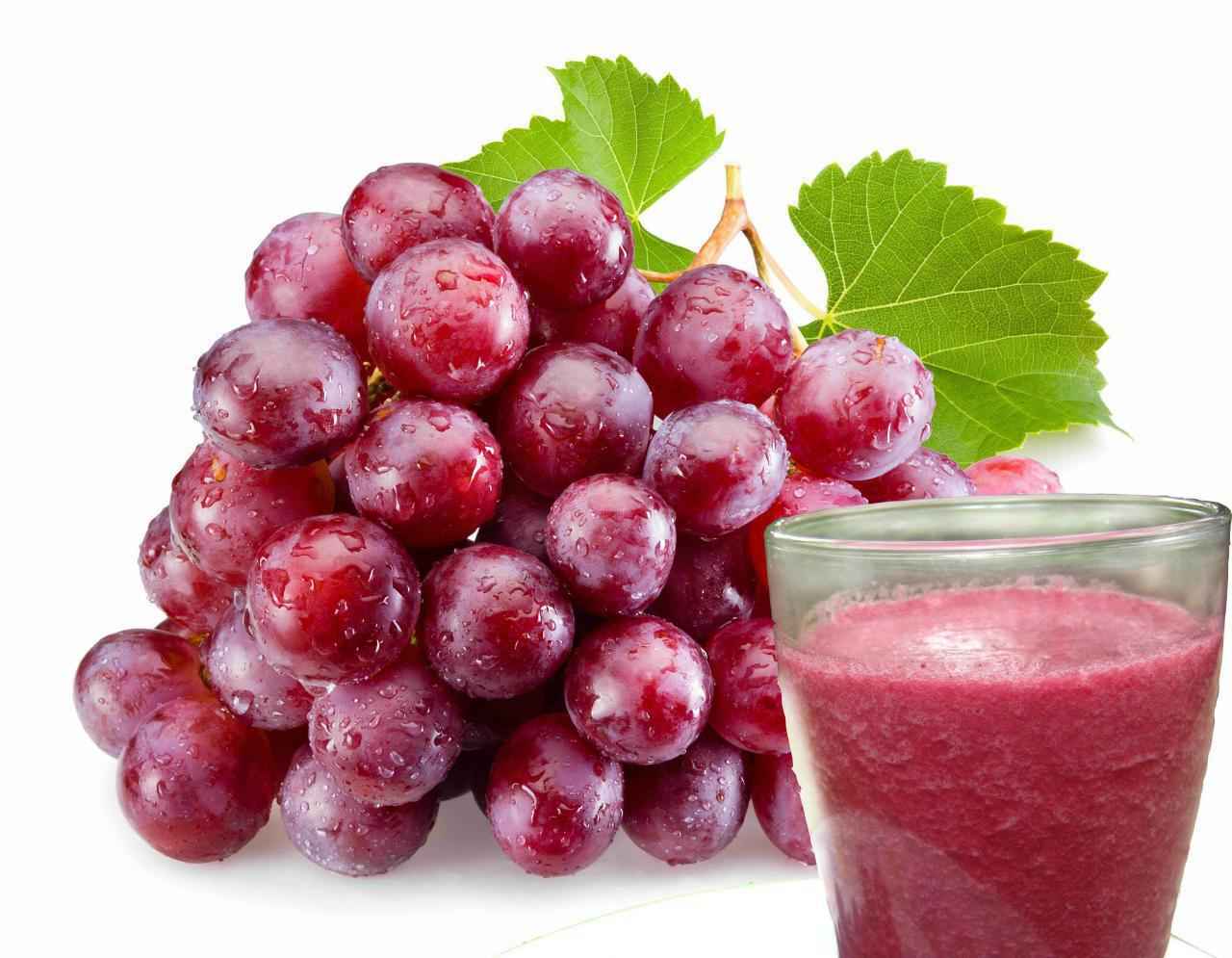 میوه بهشتی برای سلامت قلب و مغز - غروب شهر 2 انگور قرمز دانه دار، کلیدگشایش درهای سلامتی - ماهنامه آفتاب سلامت