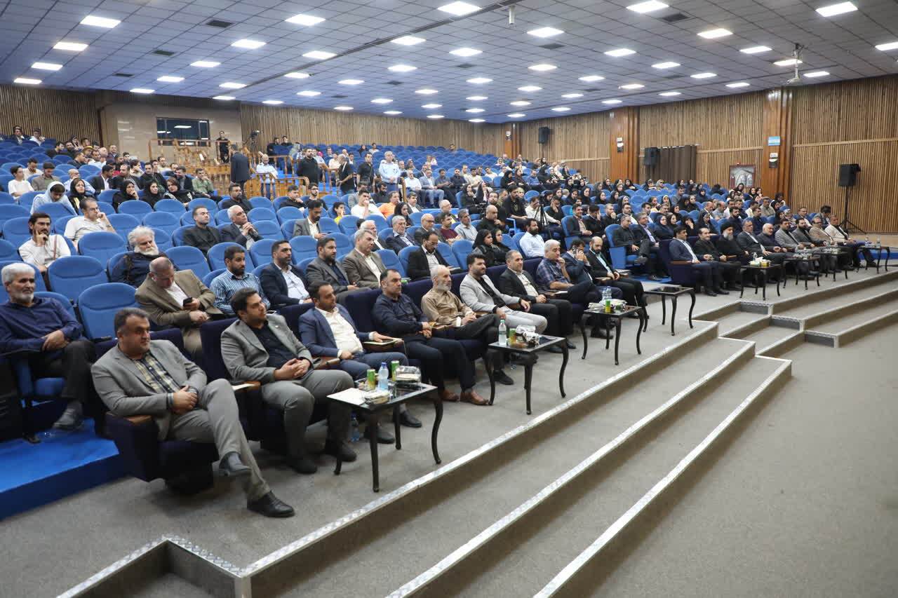 استاندار خوزستان: خبرنگاران پیام‌آوران حقیقت و پیشران توسعه استان هستند / تخصیص ۳ میلیارد تومان برای بیمه خبرنگاران و پیگیری اختصاص کد کارگاهی رسانه‌ها